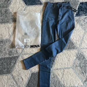 Fashion Nova Medium Blue Wash Skinny Jeans (Tall)